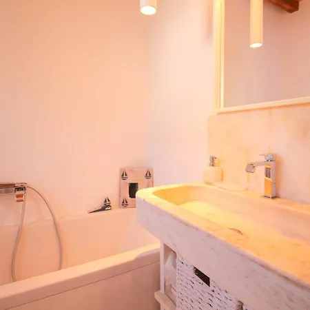 Villa Traditional In Ktikados - 3br And Seaview Chatzirados
